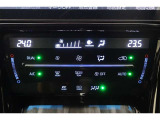 エアコンはオートタイプが装着済みです!オートモードにしておけば、車内温度を設定するだけで風の料や吹き出し口の切り替えを機械が行ってくれます!一年中快適な環境を作れますよ♪