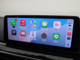 【アップルカープレイ】iPhoneがBMW車両とワイヤレスで接続されます。Apple CarPlayでは、オーディオストリーミングやメッセージングアプリがディスプレイに表示されます。