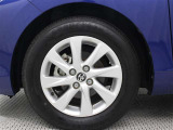 15インチアルミホイールを装着しています。タイヤサイズ185/65R15
