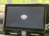 【10.5インチナビ】高級感とインパクトのある大画面ナビを装備。各種オーディオ操作はもちろん、スマホ連携もできる利便性の高いナビです♪
