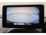 バックカメラが装備されており、後方の安全確認はもちろんのこと狭い場所での駐車や雨の日・夜間など視界の悪いコンディションでのストレスの軽減にもなります!