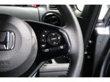 Hondaセンシングの機能のひとつ、アダプティブクルーズコントロール付!アクセルから足を離しても設定したスピードと前車との車間を保ち走行してくれます!車線維持もアシスト☆高速道路で疲労軽減ですね☆