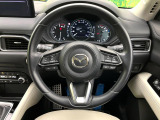 【純正革巻きステアリング】上質な革を使用することで、手にしっかり馴染みとても運転しやすいハンドルです♪