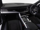 指定工場で車検までご対応可能。6ベイを完備したサービス工場を併設し、快適なAudiライフをサポートします。詳しくは0078-6002-900146中古車スタッフまで