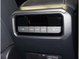 オートエアコン付車です。自動で温度と風量を設定する優れものです。