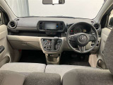 高いホールド性で運転姿勢が安定します。長距離ドライブでも疲れにくいのが魅力です。快適なドライビングライフをお送りください♪
