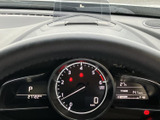 視認性の高いメーター類は、運転に必要な情報を的確にドライバーに伝達。落ち着いたデザインが、運転に集中できる環境を提供します。