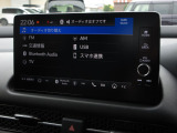 ナビゲーションはホンダコネクトディスプレイを装着しております。AM、FM、Bluetooth、フルセグTVがご使用いただけます。初めて訪れた場所でも道に迷わず安心ですね!