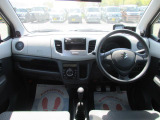 見晴らしがよく開放的な車内。視界も良好でストレスなく快適なカーライフを過ごせます。