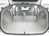 【シートアレンジ可能】ゆとりあるワイドな車内空間は、ドライブを始め買い物やレジャーなど、幅広く活躍します。一人でもみんなとでもお出かけを楽しみましょう!
