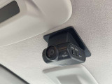 日産純正ドライブレコーダーが付いております!運転中の録画を行ってくれますので、万が一のときに役に立ってくれますよ!