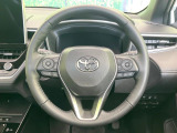 インテリアに合わせたデザインのステアリングは、運転される方のことも考え、運転しやすい形状、大きさです。是非一度、実際に触ってお確かめください。