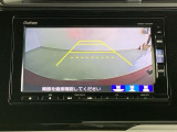 バックモニター付きで、車庫入れやバック時の後方確認をサポート。