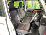 運転席シート廻りは使用感も少なく、良好な状態となっています。丁寧に使われていたことがよくわかりますね。