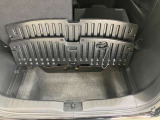 【ラゲッジルーム】実用性に優れた二段式ラゲッジル-ムでお荷物を別々に収納が可能♪♪