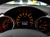 メーターも見易いレイアウトなので安心ドライブをサポートします。