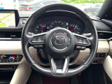【純正革巻きステアリング】上質な革を使用することで、手にしっかり馴染みとても運転しやすいハンドルです♪