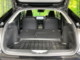 【パワーバックドア】スマートキーや運転席のボタンを押すだけでリアゲートが自動で開閉します!荷物を持っている時や、高い位置にあるバックドアを閉める際に便利な機能です♪