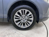 純正のアルミホイール装着。タイヤサイズは225/55R19