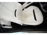 【ロペライオファクトリーセンター】輸入車専門工場熟練メカニックのほか、 サービススタッフも在籍し迅速にお受入れが可能です。セーフティローダーにてお客様のご自宅までピックアップサービスも行っております。