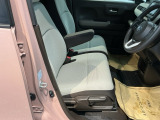 シートはフィット性も良く、楽な運転姿勢を保てます。
