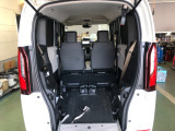 【トランクルーム】荷物も乗せやすく、使いやすいです!セカンドシートを倒せばさらに広い空間に♪