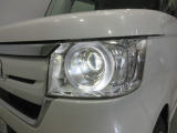 LEDヘッドライトを装備しています。光軸のはっきりした明るいヘッドライトは暗い夜道で効力を発揮します!