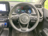 インテリアに合わせたデザインのステアリングは、運転される方のことも考え、運転しやすい形状、大きさです。是非一度、実際に触ってお確かめください。