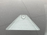 【i-ACTIVESENSE】走行中に前方の車両等を認識し、衝突しそうな時は警報とブレーキで衝突回避と被害軽減をアシスト。より安全にドライブをお楽しみいただけます。