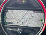 ●純正ナビ:一体感のあるナビは、高級感ある車内を演出してくれます。オーディオ機能も充実しておりますので、運転もより楽しめます♪