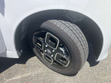 当社展示試乗車ですので、タイヤの溝もまだ残っています!!これから乗っていただく際も安心してお乗りいただくことができます。中古車を選ぶ際には重要なポイントですね!