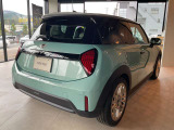 かわいいテールのデザインはほかの車にはない魅力があります。ひと目で&ldquo;MINI&rdquo;とわかるデザインはアナタを虜にしてしまうかもしれません
