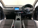 【前方視界】開放的な前方視界!運転がしやすく疲れにくいです♪窓が大きく、見通しがとっても良いおクルマですよ♪
