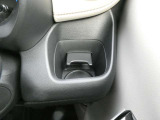 運転席側にあるドリンクホルダーです。