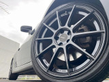 【POTENZA製18インチアルミホイール】大人気メーカーのホイールを装備♪軽量・高硬度のアルミホイールは、ハンドリング・加速など、走りの質を向上してくれます♪