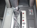 運転席と助手席にはシートヒーター&シートエアコンがついています。季節によって座面をあたたかくしたり、涼しくしたり、ドライブをさらに快適にしてくれます。