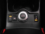 駆動方式(2WD,AUTO,LOCK)を切り替える4WD切替スイッチです。