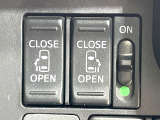 【両側パワースライドドア】スマートキーや運転席のスイッチで後席両側スライドドアの開閉が可能♪電動だから力を入れてドアを開ける必要が無く、小さなお子様でも簡単に開け閉めでき快適です♪