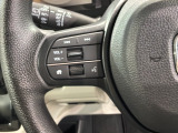 ステアリングにオーディオ操作スイッチが付いています。オーディオ画面に直接タッチしなくても操作が出来ますので、運転に集中できます。