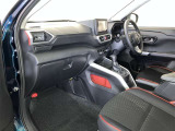 見通しのよいすっきりとした視界で、誰でも運転しやすいです。運転のしやすさは疲れにくさにも繋がりますよ♪