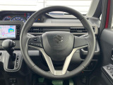 【純正革巻きステアリング】上質な革を使用することで、手にしっかり馴染みとても運転しやすいハンドルです♪