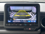 バックでの駐車が苦手な方や運転にあまり自信のない方でも後方の視界をしっかりサポート。安心して車庫入れが出来るバックカメラを装備しています!