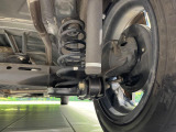 お車を安心してお乗りいただく為には、足回りの定期点検が欠かせません。サービスサポート(有償保証)では無料点検もご提供しており、安心のカーライフをお過ごしいただけるサポート体制が整っています。