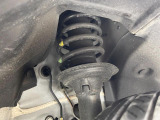 お車を安心してお乗りいただく為には、足回りの定期点検が欠かせません。サービスサポート(有償保証)では無料点検もご提供しており、安心のカーライフをお過ごしいただけるサポート体制が整っています。