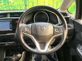 【ステアリングスイッチ】運転中、前方から目線をそらすことなく、オーディオ等の操作が可能な便利機能!安心&快適なドライブを演出してくれます♪