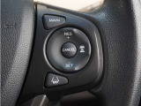 ◆アダプティブクルーズコントロール◆予め設定した車速内でクルマが自動的に加減速。前走車との適切な車間距離を維持しながら追従走行します。【LKAS】車線維持支援システムでステアリング操作を支援。