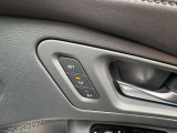 パーソナルアシスタント機能に運転ポジション(シート位置、ハンドル位置など)を記憶させることができます!パワースイッチをOFFにしてドアを開けると、運転席シートとハンドルが乗り降りしやすい位置に動きます!