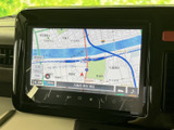 高画質ディスプレイが運転をサポート。普段使いはもちろん、長距離ドライブでも快適に目的地までご案内します。使いやすさも追及された操作性も魅力です。