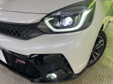 【ダブルファンクションターンランプ付きLEDヘッドライト】人気上昇中のダブルファンクションターンランプを装備!ウィンカーとデイライト&車幅灯を兼用し、特別感のあるエクステリアを演出します。