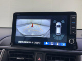 バックカメラの画像です。ガイドラインがスムースな車庫入れをサポートいたします。車庫入れの安心感がアップしますね。